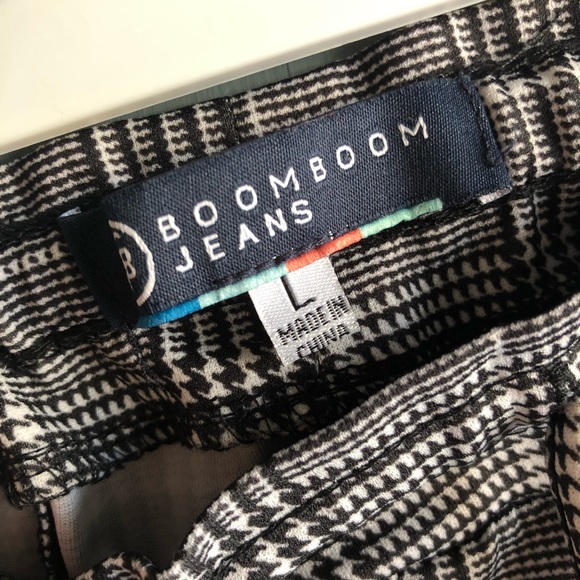 Plaid pants with red stripe - Picture 2 of 2